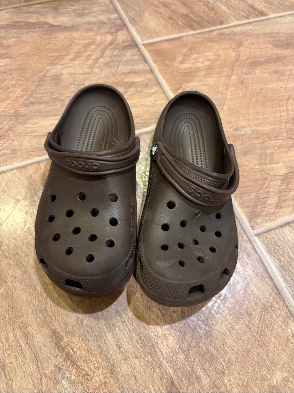 CROCS Men’s Sz 10 Women’s Sz 12 Classic Clog Dark Brown slide on Shoe